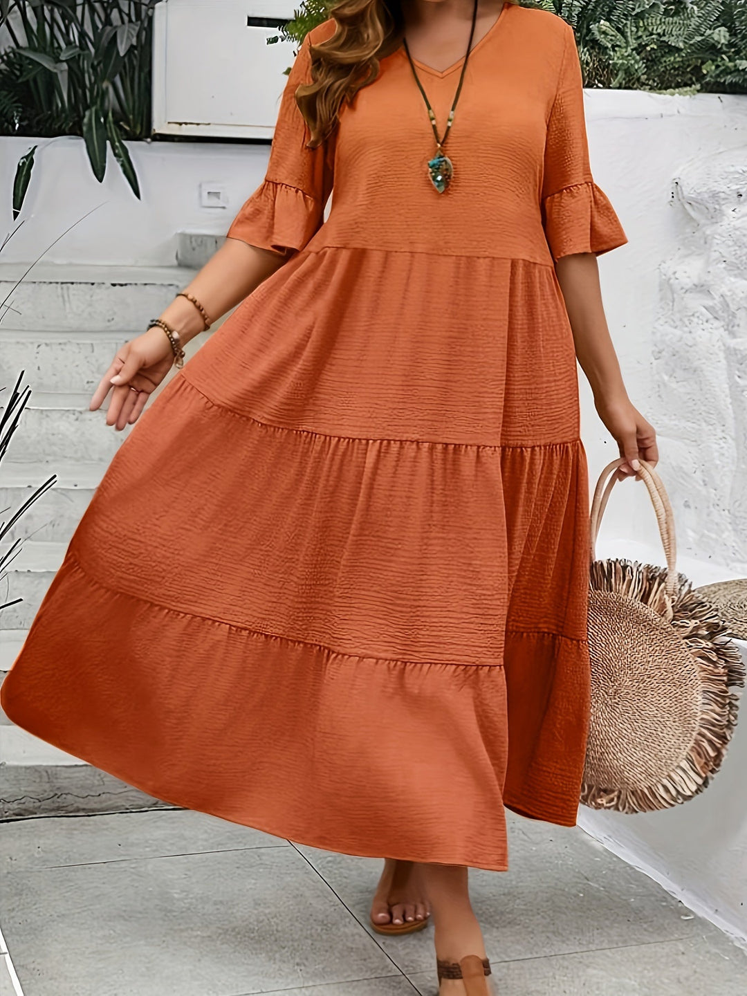 Nena | V-Neck Dress in Plus Size