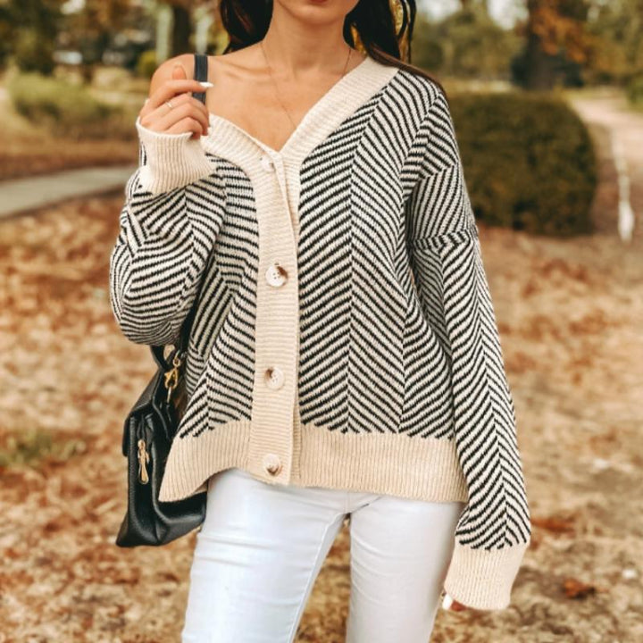 Women's Cardigan - Herringbone Pattern - V-Neck - Button Closure - Ribbed Edges