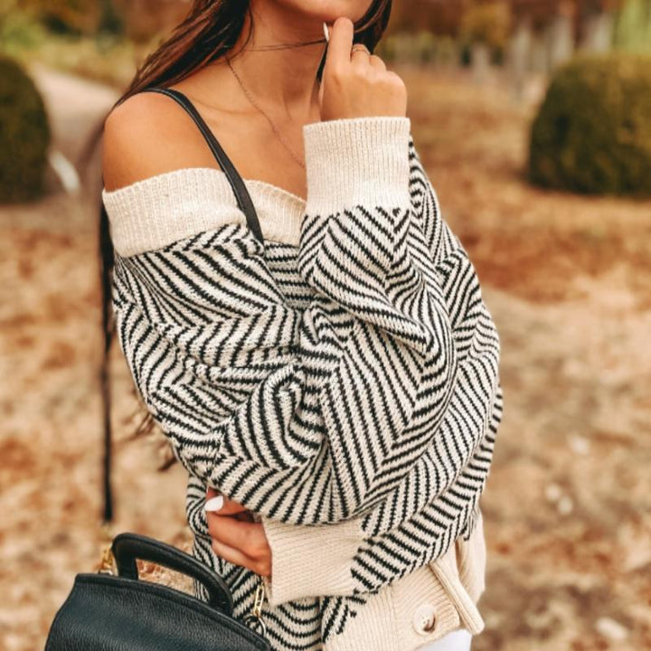 Women's Cardigan - Herringbone Pattern - V-Neck - Button Closure - Ribbed Edges