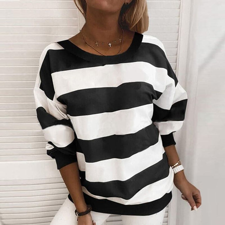 Women's Knit Sweater - Oversize Fit - Round Neck - Soft Knitted Stripes