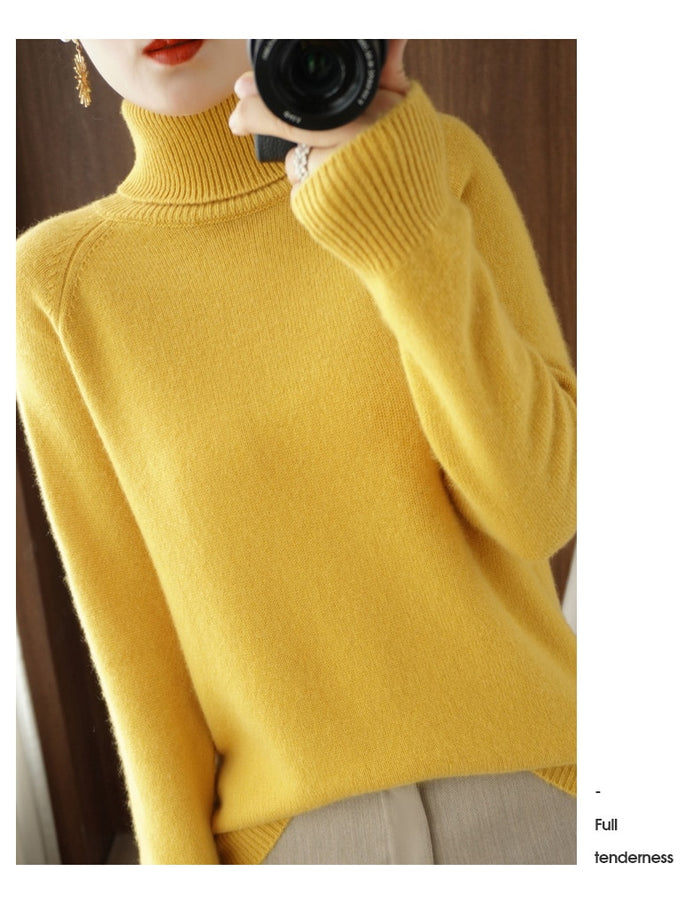 Women's Sweater with Turtleneck - Loose Fit - Long Sleeves