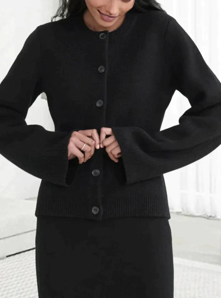 Women's Cardigan - Knitted Wool Blend - Regular Fit - Button Closure - With Front Pockets