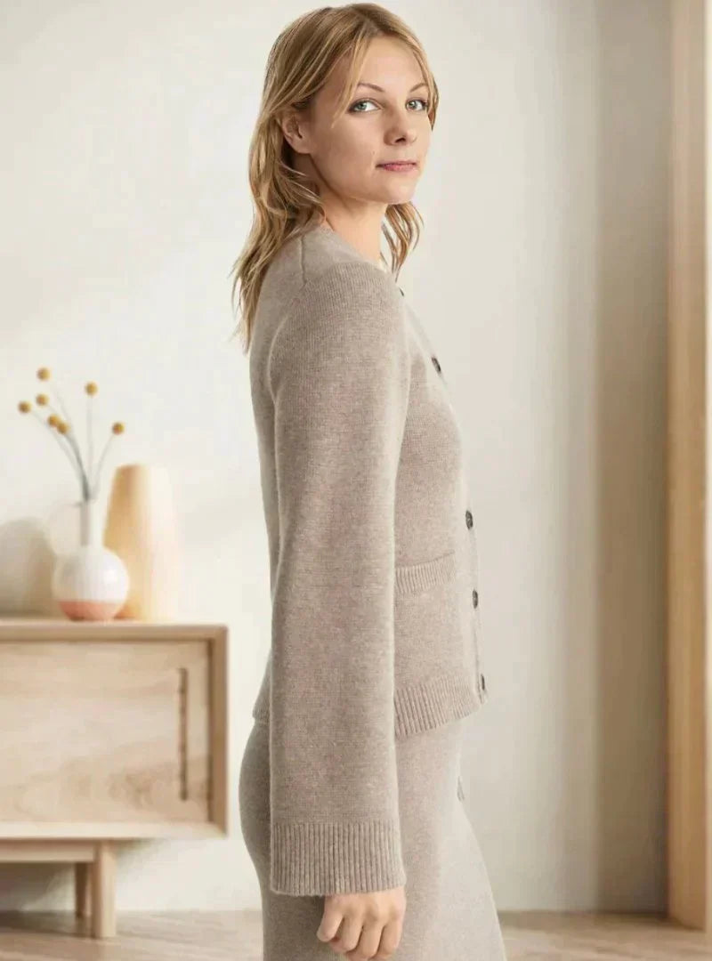 Women's Cardigan - Knitted Wool Blend - Regular Fit - Button Closure - With Front Pockets
