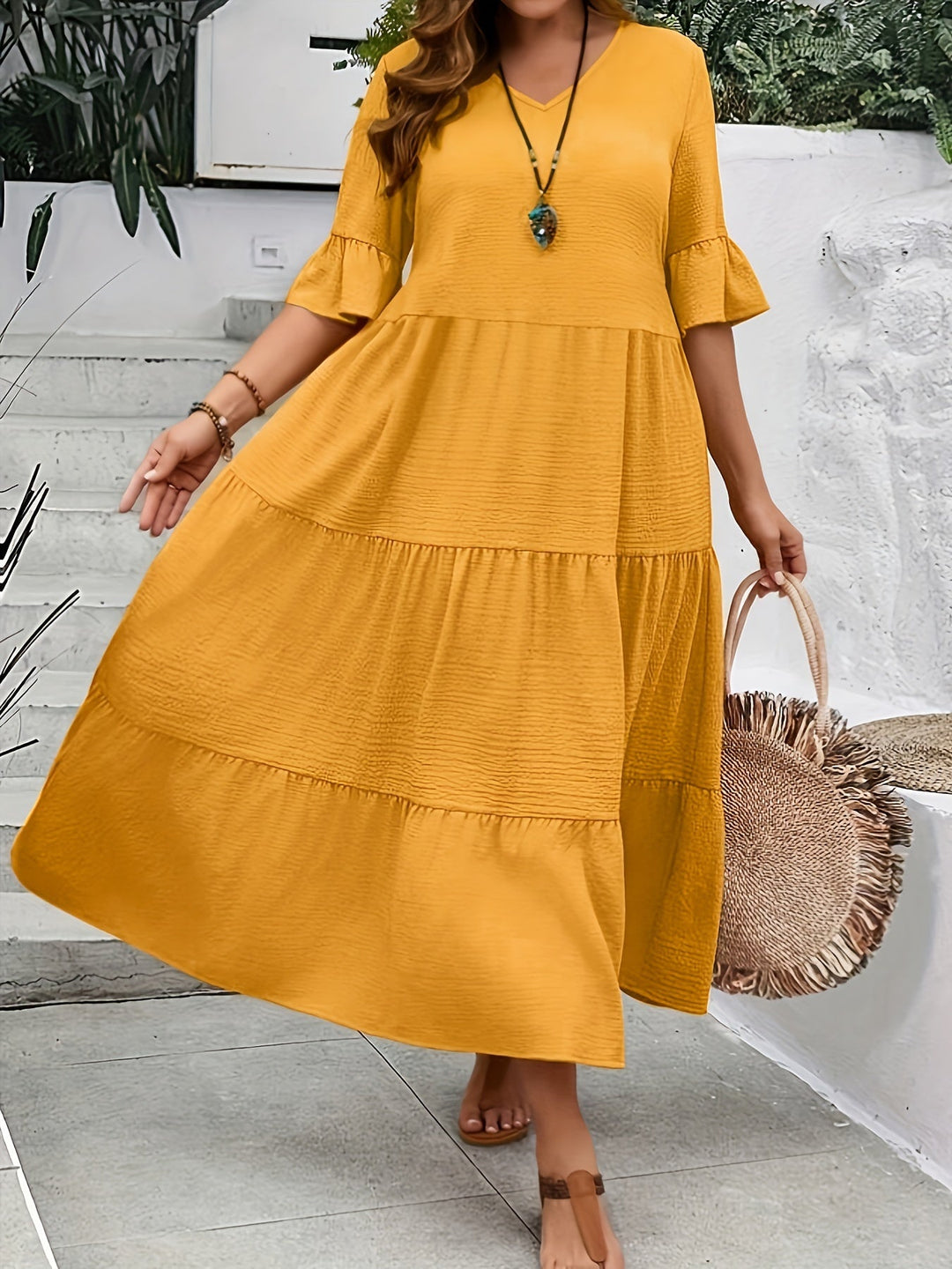 Nena | V-Neck Dress in Plus Size