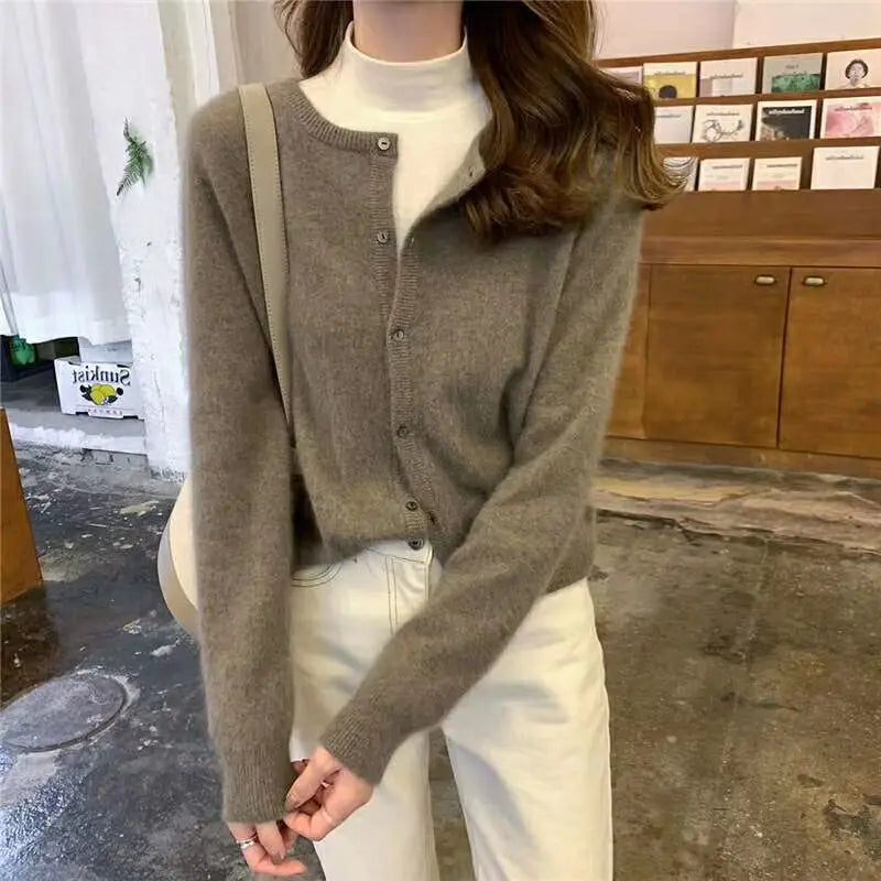 Women's Cardigan - Soft Knit - Button Closure - Long-Sleeved Short Fit