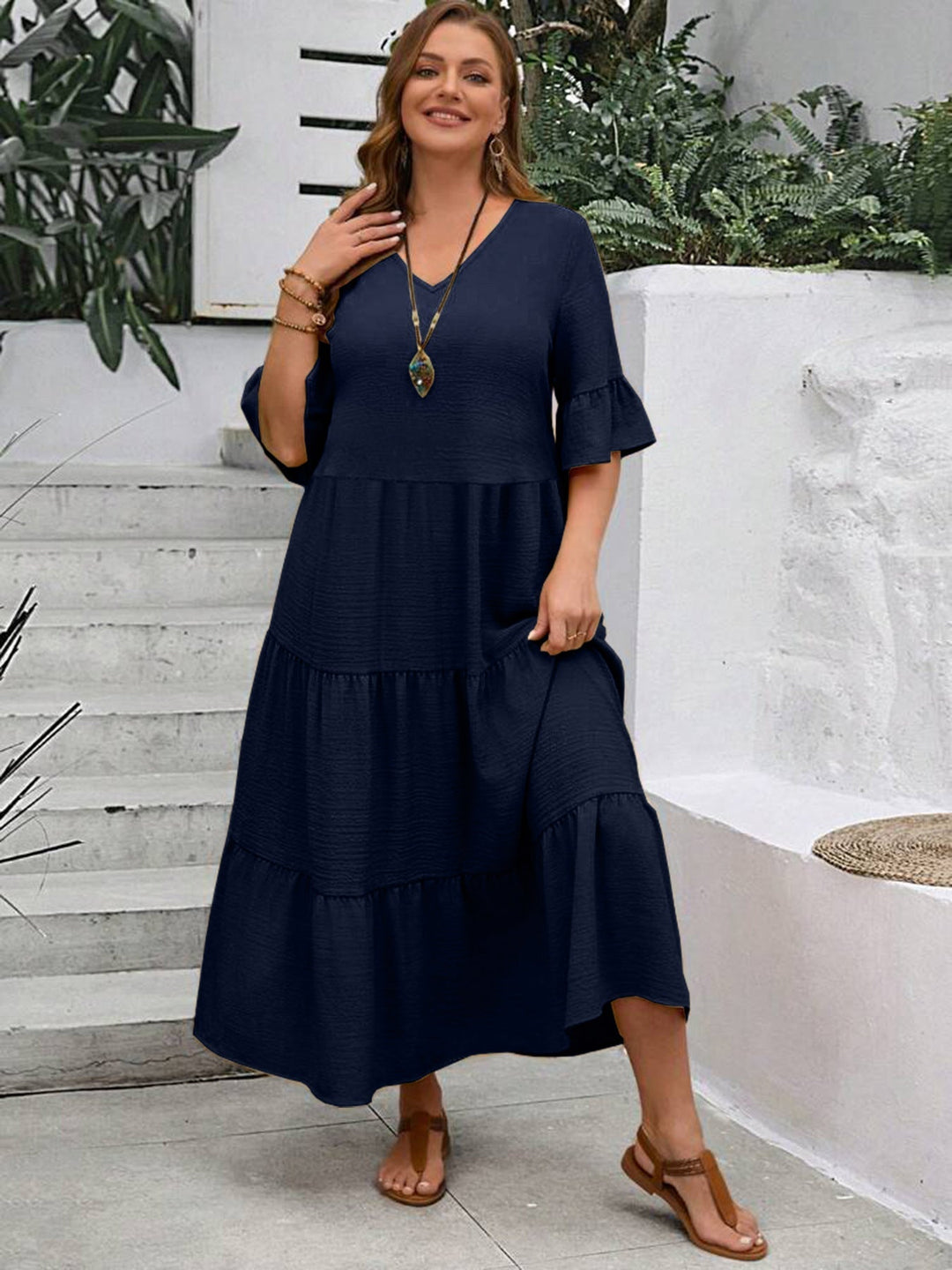 Nena | V-Neck Dress in Plus Size