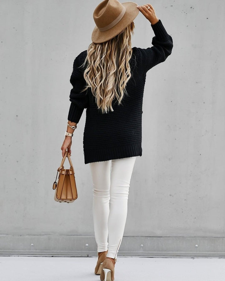 Women's Knit Sweater - Oversized Fit - Round Neck - Long Sleeves - Soft and Comfortable