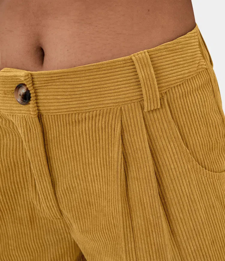 Bellamont – Fitted Relaxed Pants with Wide Leg