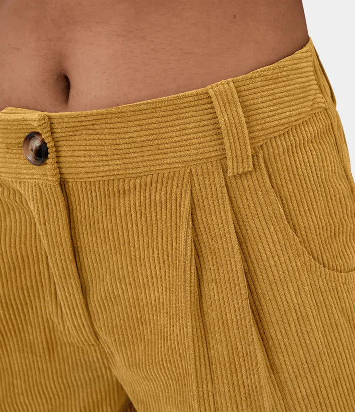 Bellamont – Fitted Relaxed Pants with Wide Leg